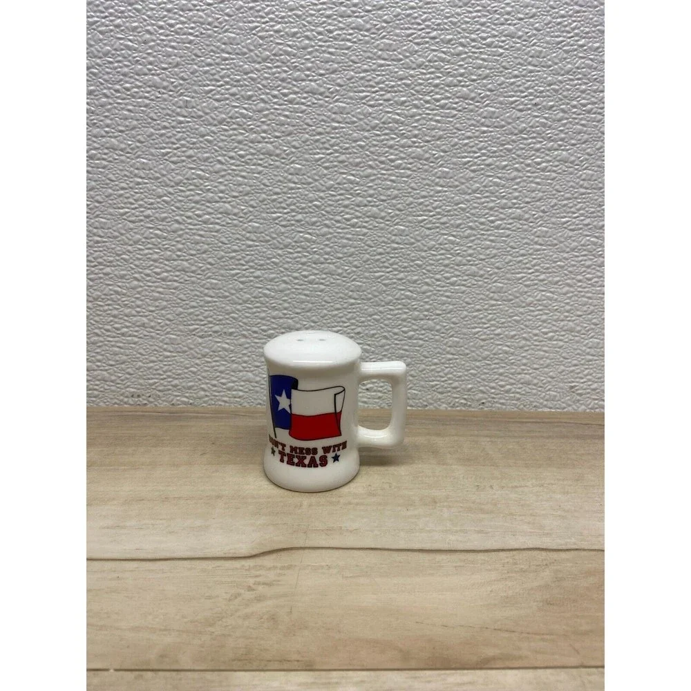 Vintage Dont Mess With Texas White Salt Shaker Travel Souvenir